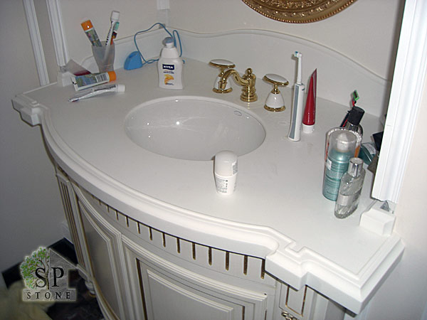 столешница  для ванной со шкафом из искусственного камня